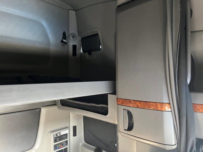 2022 International LT625-13