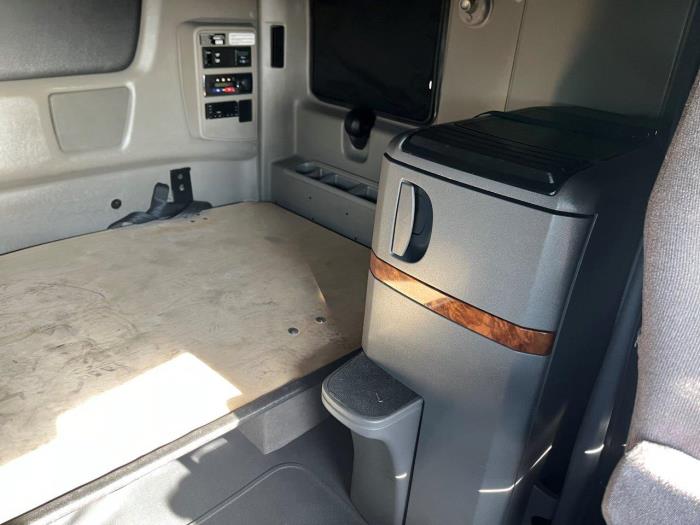 2022 International LT625-14