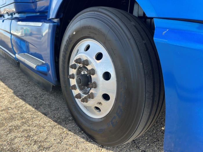 2022 International LT625-21