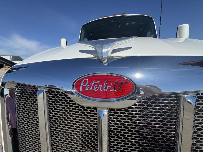 2026 Peterbilt 579-17