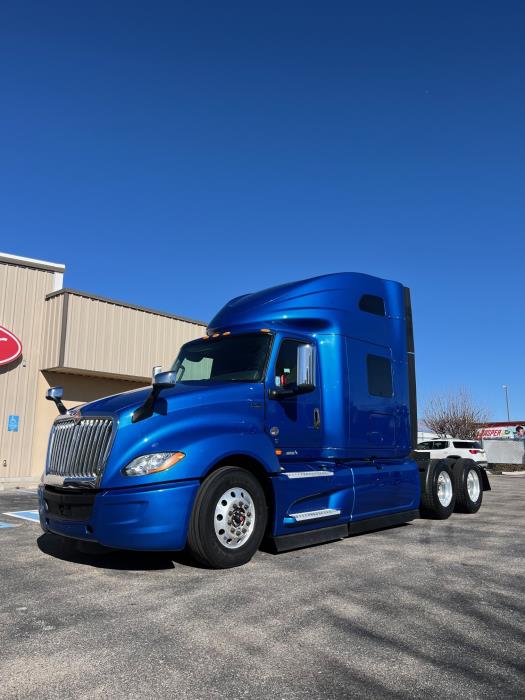 2022 International LT625-1