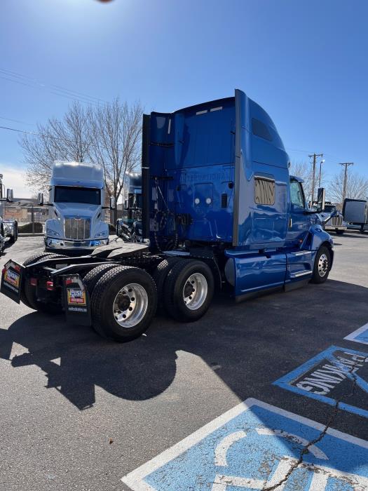 2022 International LT625-6