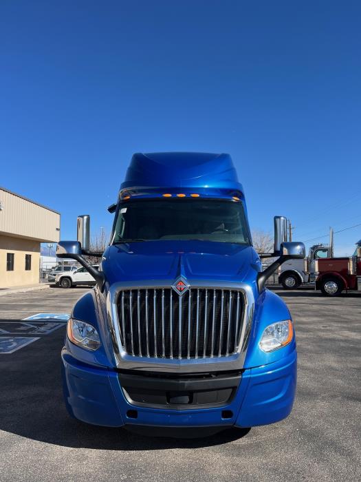 2022 International LT625-7