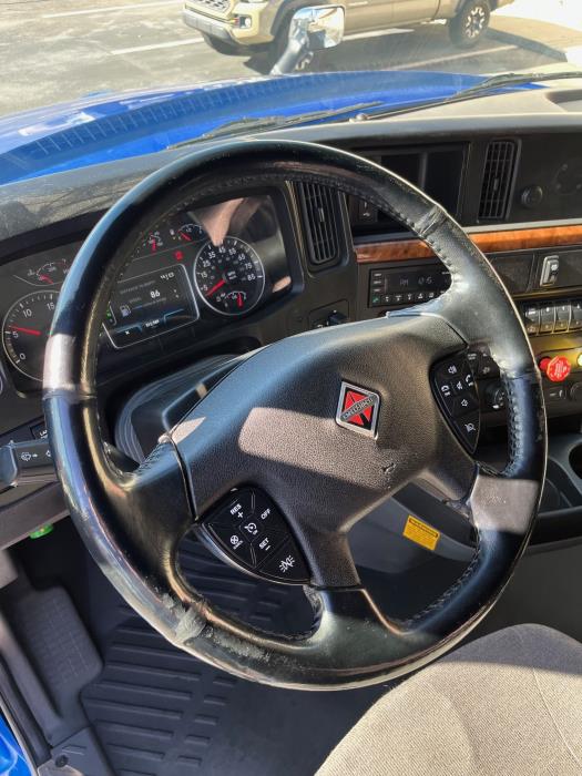 2022 International LT625-10