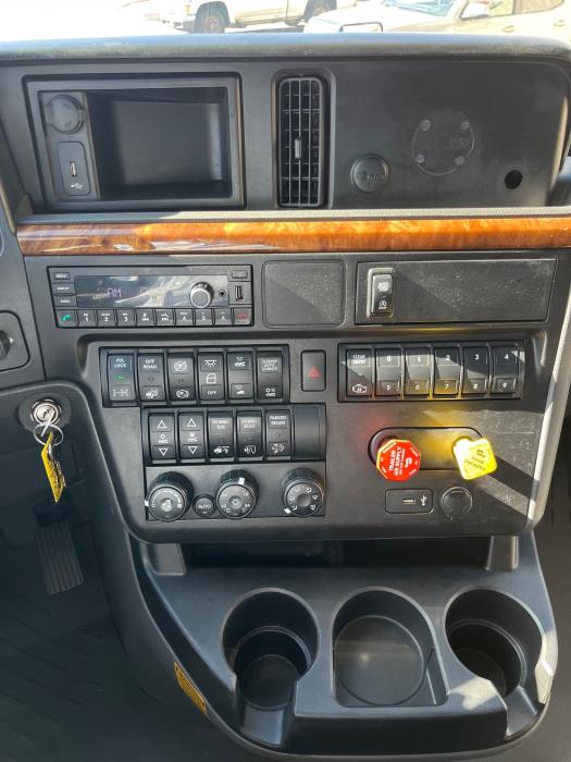 2022 International LT625-13