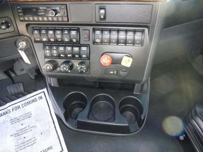 2022 International LT625-15