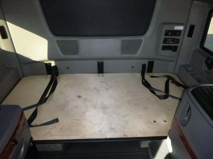 2022 International LT625-17