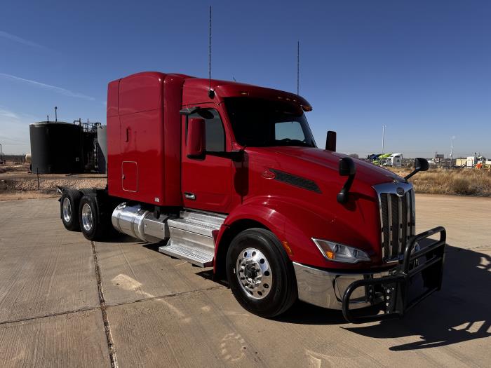2022 Peterbilt 579-4