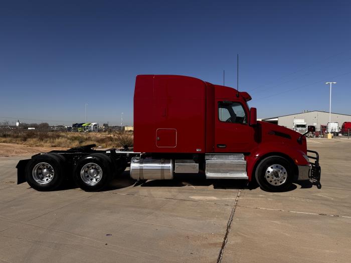 2022 Peterbilt 579-5
