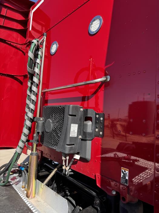 2022 Peterbilt 579-8