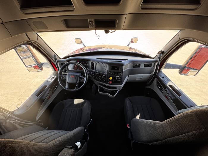 2022 Peterbilt 579-11