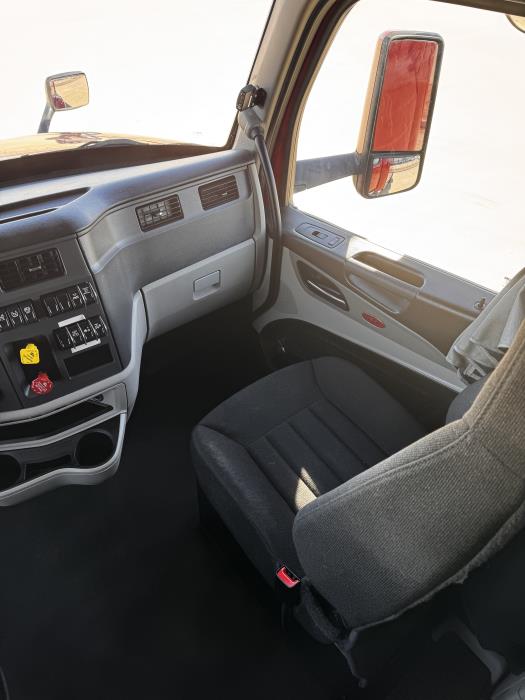 2022 Peterbilt 579-13