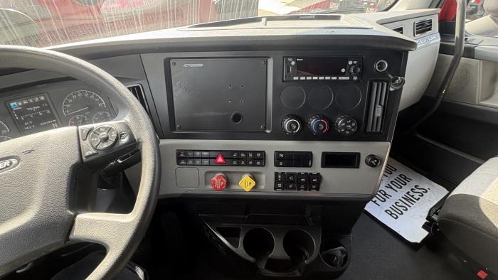 2022 Freightliner Cascadia-18