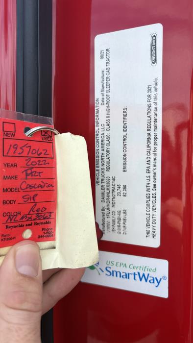 2022 Freightliner Cascadia-29