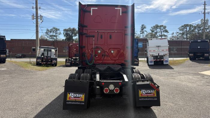 2022 Freightliner Cascadia-4