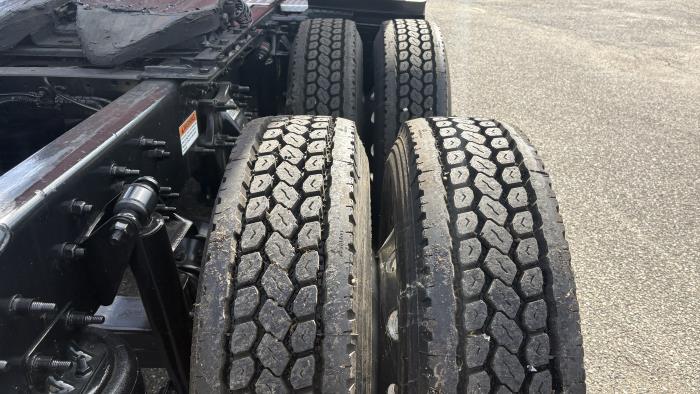 2022 Freightliner Cascadia-26