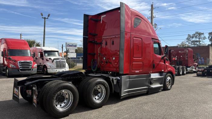2022 Freightliner Cascadia-5