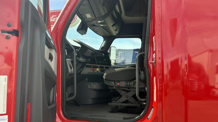 2022 Freightliner Cascadia-10