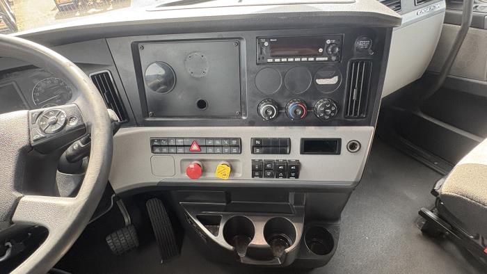 2022 Freightliner Cascadia-19