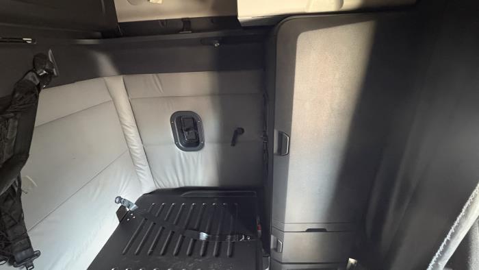 2022 Freightliner Cascadia-12