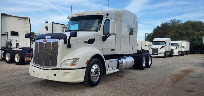2022 Peterbilt 579-1