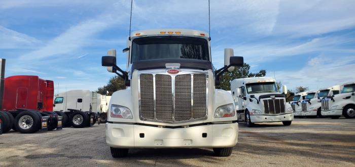 2022 Peterbilt 579-3
