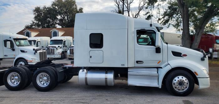 2022 Peterbilt 579-4