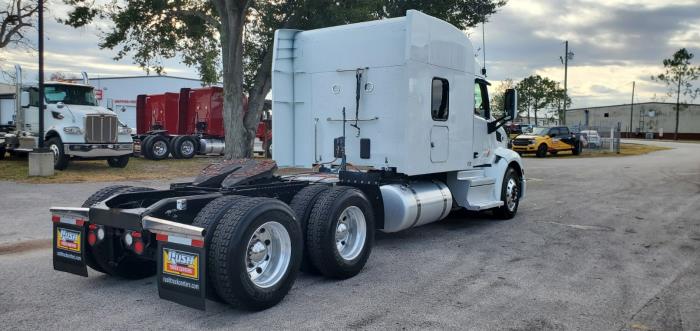 2022 Peterbilt 579-5