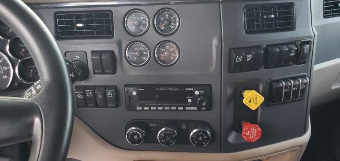 2022 Peterbilt 579-12