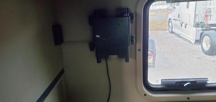 2022 Peterbilt 579-18