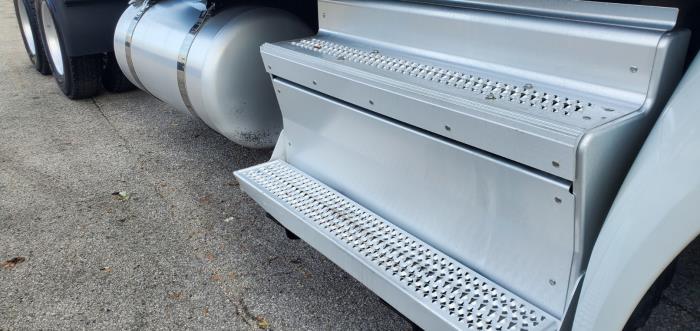 2022 Peterbilt 579-28