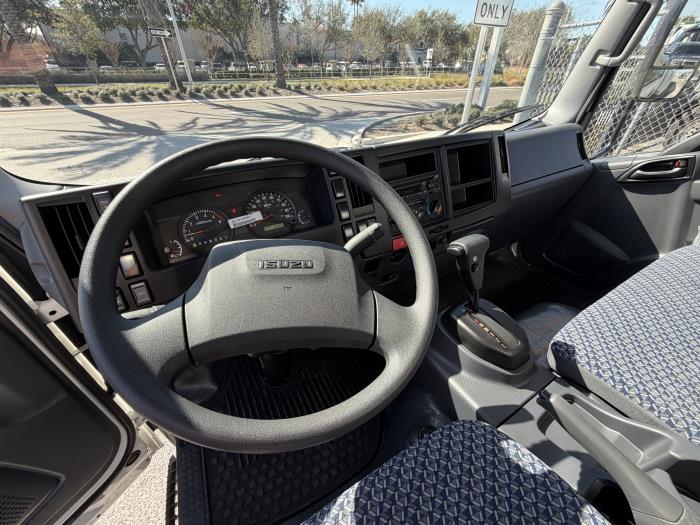 2025 Isuzu NRR-8