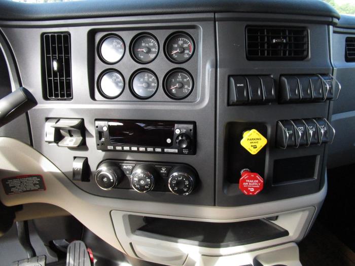 2026 Peterbilt 567-18