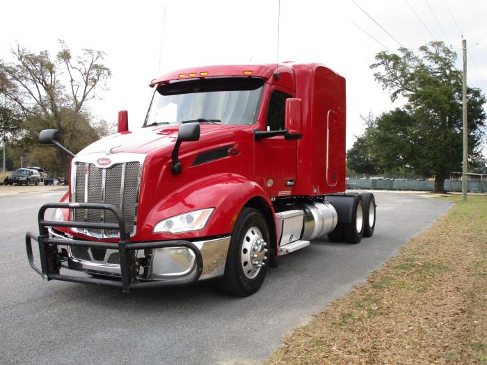 2022 Peterbilt 579-1