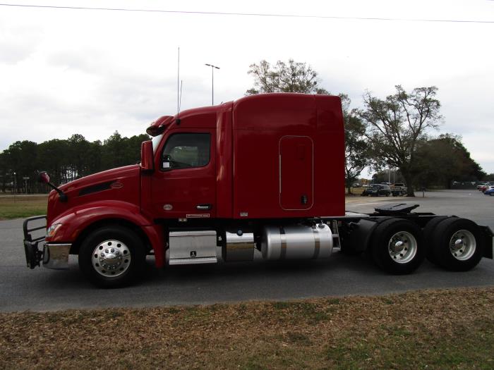 2022 Peterbilt 579-4