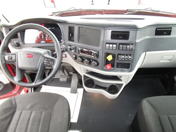 2022 Peterbilt 579-21