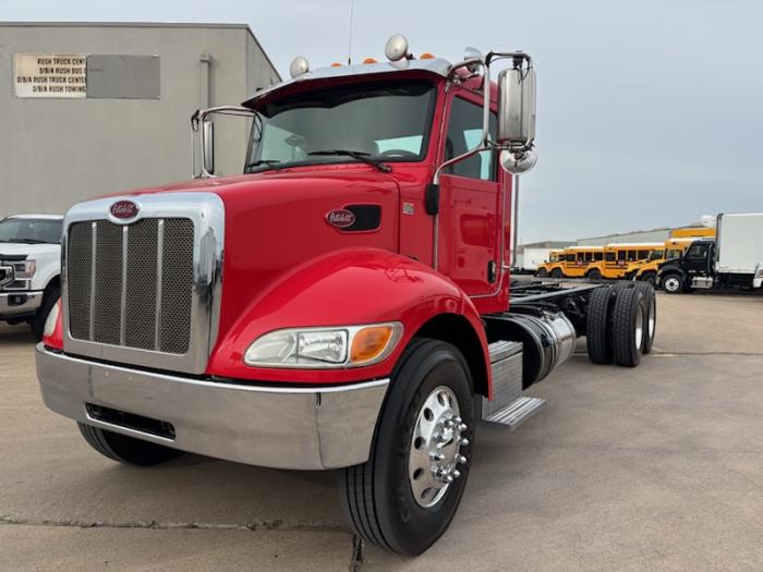 2020 Peterbilt 348-1