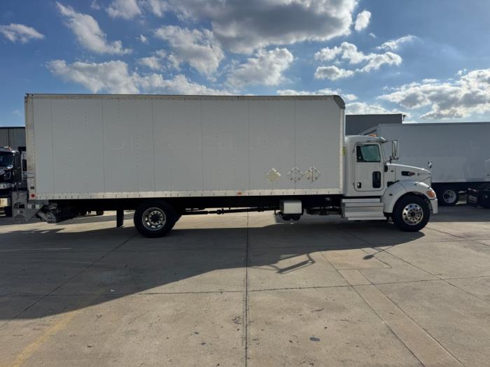 2020 Peterbilt 337-4