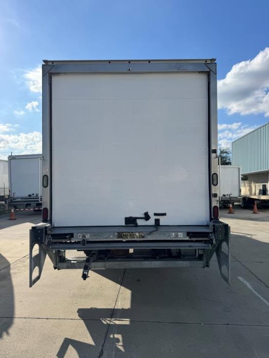 2020 Peterbilt 337-6