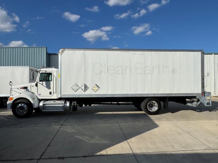 2020 Peterbilt 337-8