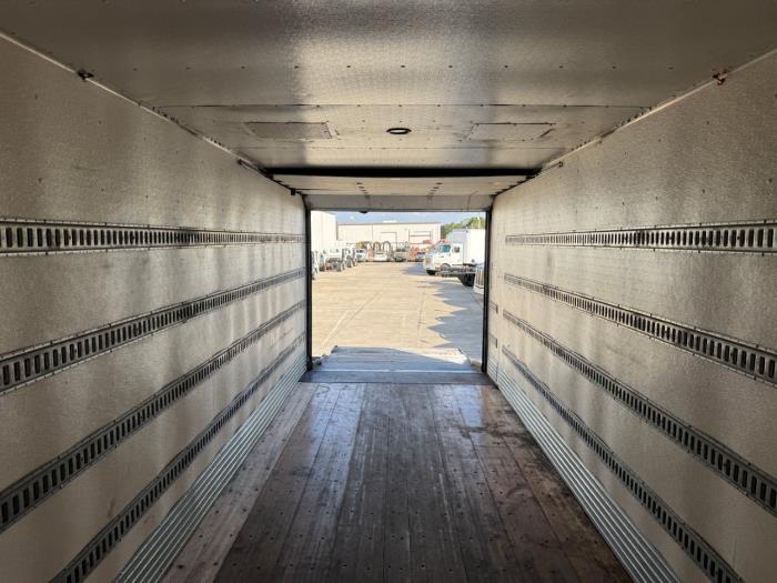 2020 Peterbilt 337-10