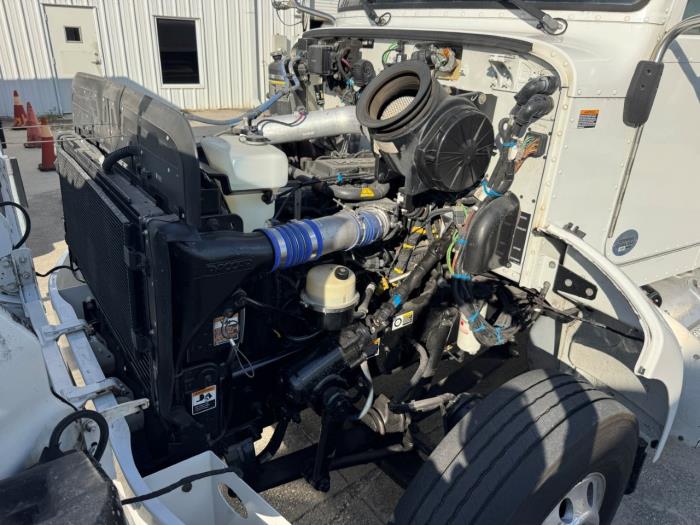 2020 Peterbilt 337-12