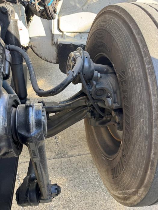 2020 Peterbilt 337-15