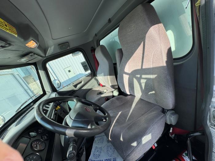 2020 Peterbilt 337-24