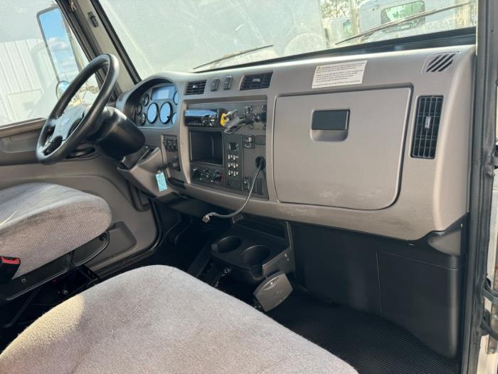 2020 Peterbilt 337-27