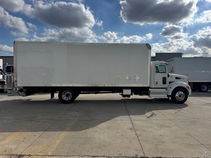 2020 Peterbilt 337-4