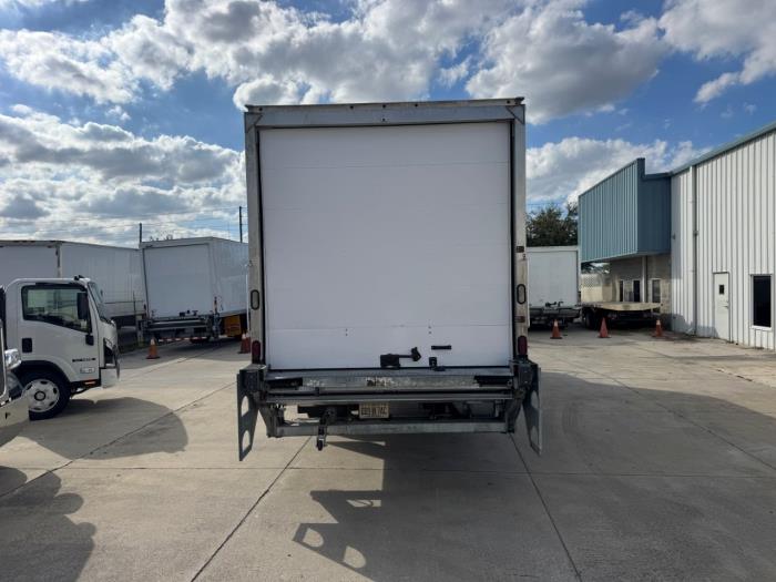 2020 Peterbilt 337-6