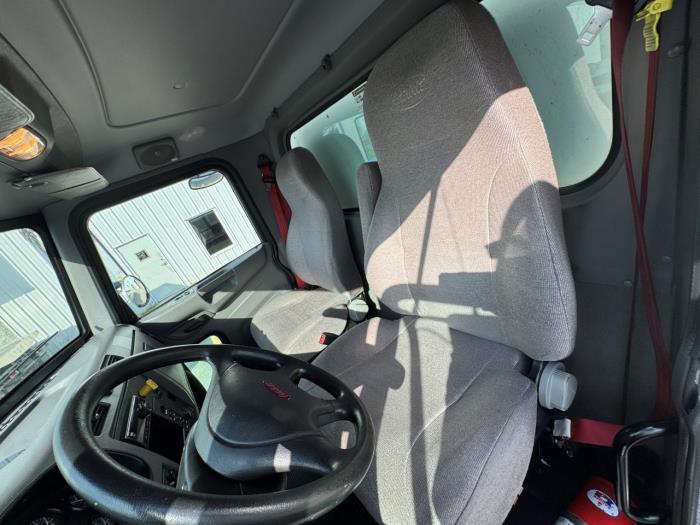 2020 Peterbilt 337-22