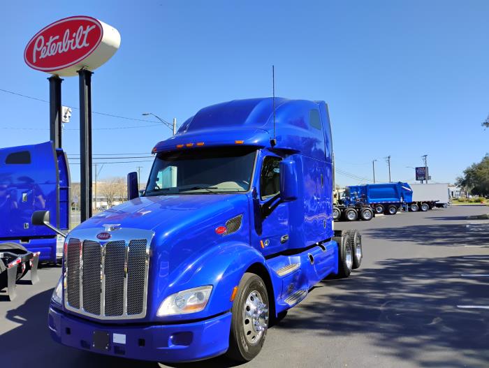2022 Peterbilt 579-2