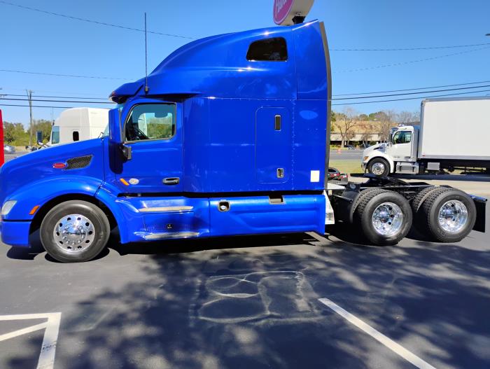 2022 Peterbilt 579-3